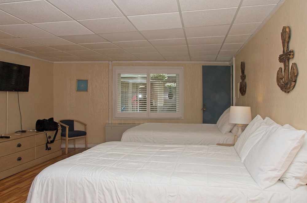 Vineyard Harbor Motel Private Beach - photo 83