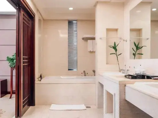 Xiangru Hotel — hotel in Zhoukou