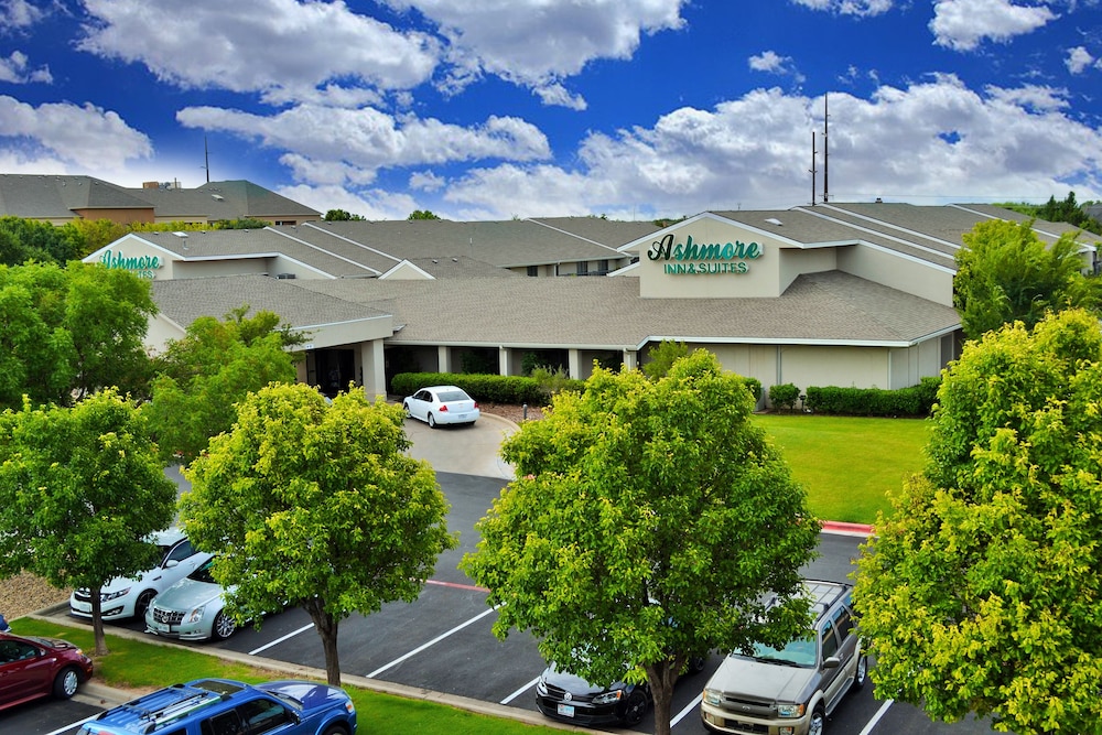 Ashmore Inn and Suites - photo 39