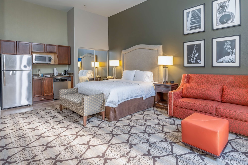 Hampton Inn and Suites New Orleans Convention Center - photo 49