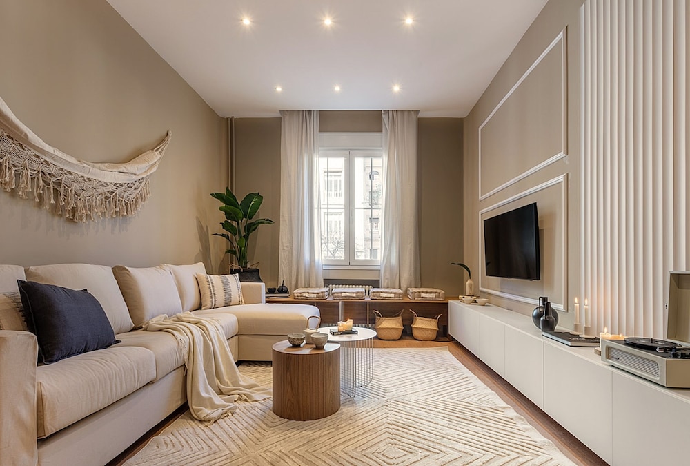 Sumur 3 Bedrooms in Castellana hotel Castellana Madrid