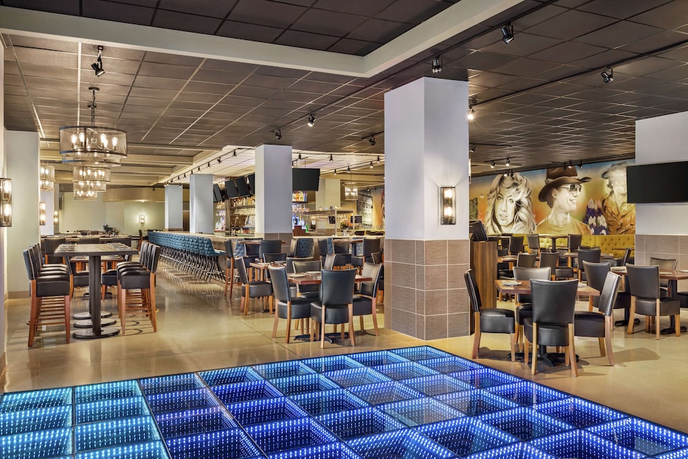 Embassy Suites by Hilton Round Rock - photo 38