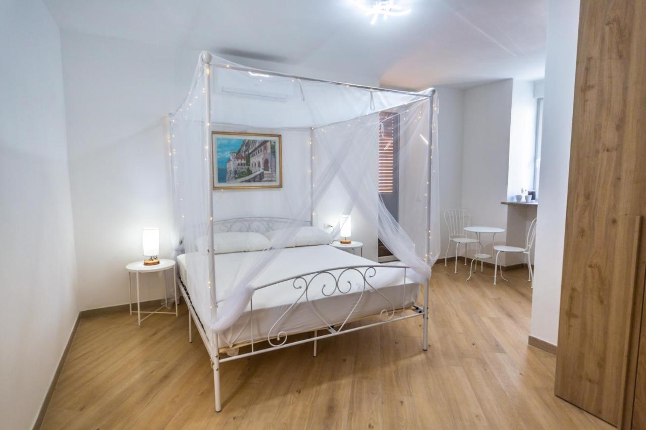 Around Lago Maggiore Rooms — Leggiuno