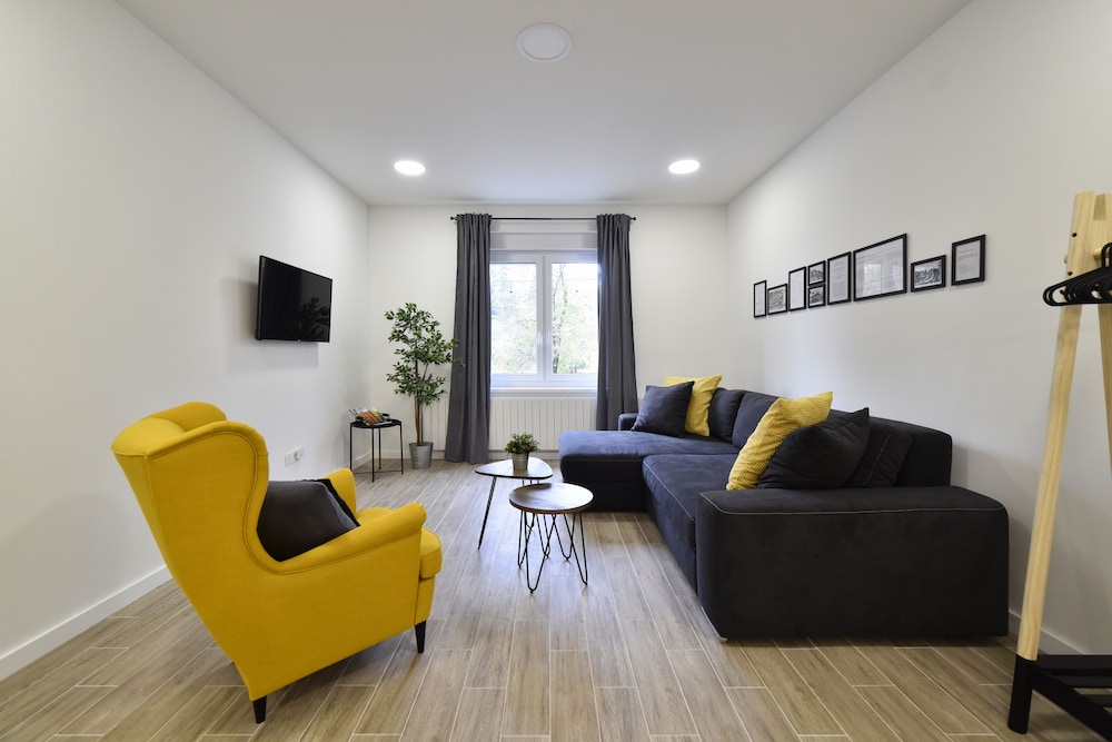 Fishnjak apartments — 4-Star Luxury Hotel in Zagreb, Croatia