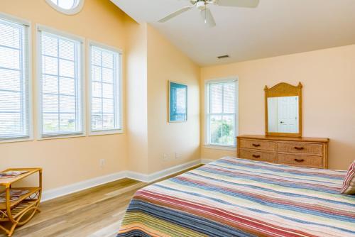 Emerald Breeze by Oak Island Accommodations - photo 27
