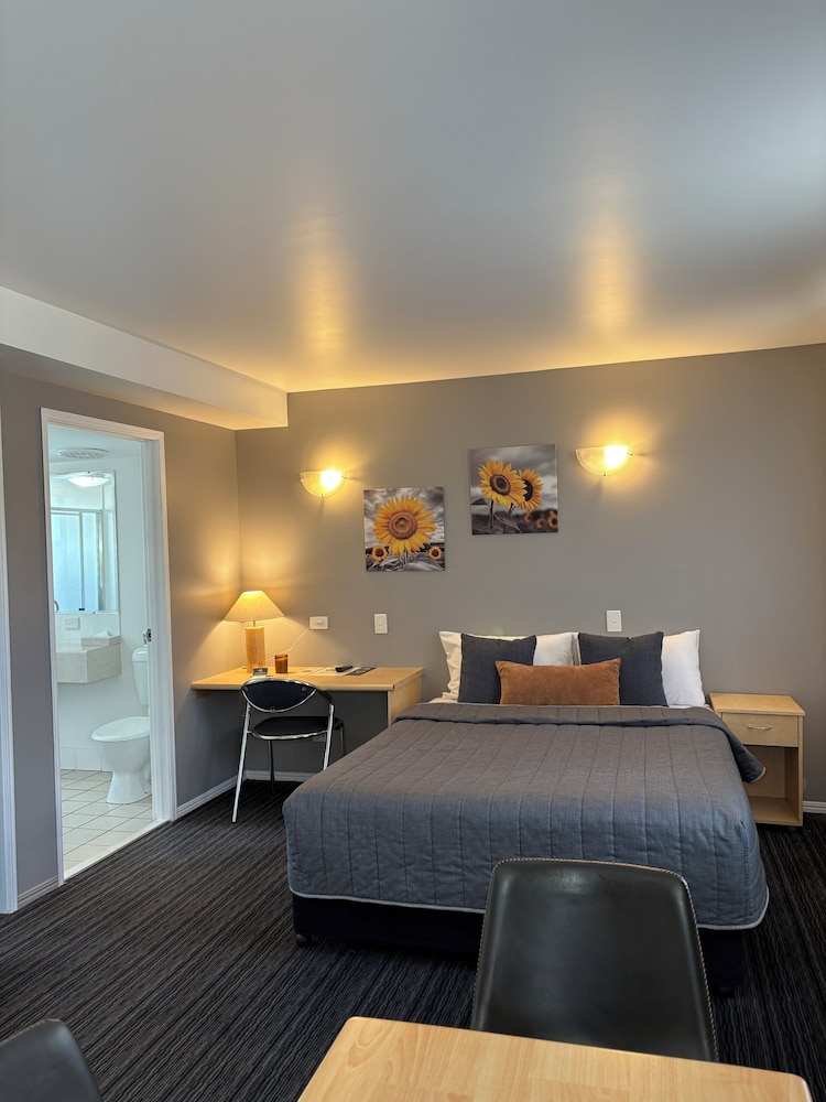 Mayfair Motel