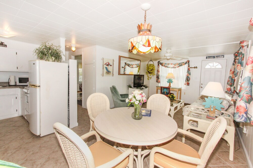 Tropical Winds Motel & Cottages - photo 26