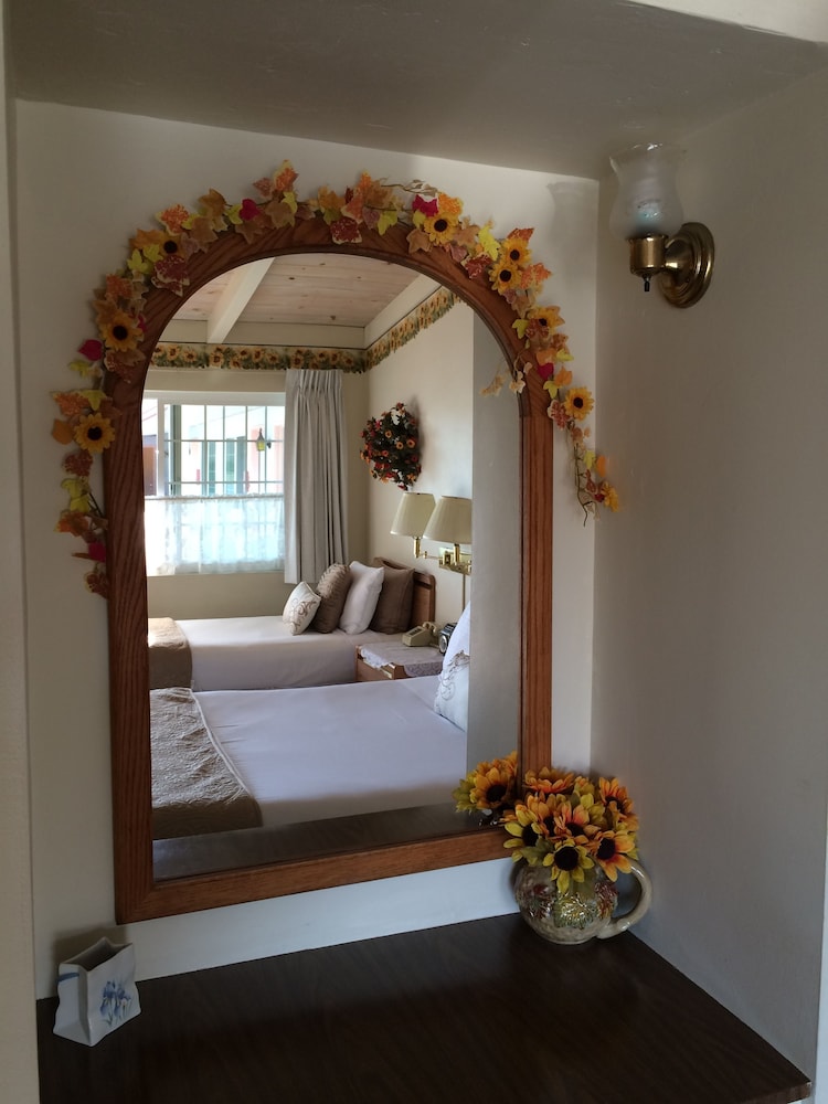 Sundown Inn - photo 3