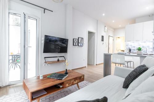 Zeus 1 Bdr Apartment in Koukaki — 4-Star Luxury Hotel in Athens, Greece