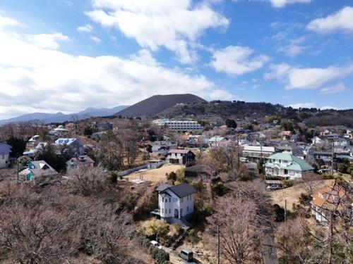 Suite Villa Izukogen Mikanno Hanasaku Shiroiie — 4-Star Luxury Hotel in Ito, Japan