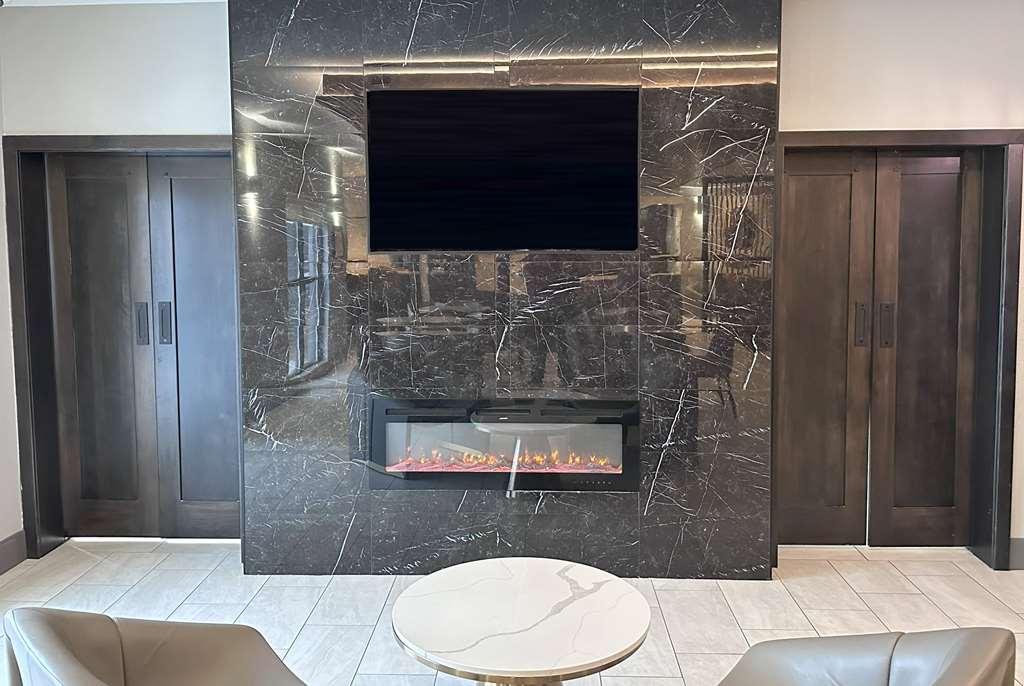 La Quinta Inn & Suites by Wyndham South Bend - photo 3