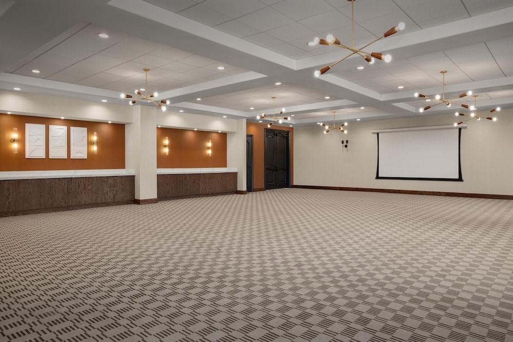 La Bellasera Hotel & Suites Paso Robles Tapestry by Hilton - photo 82