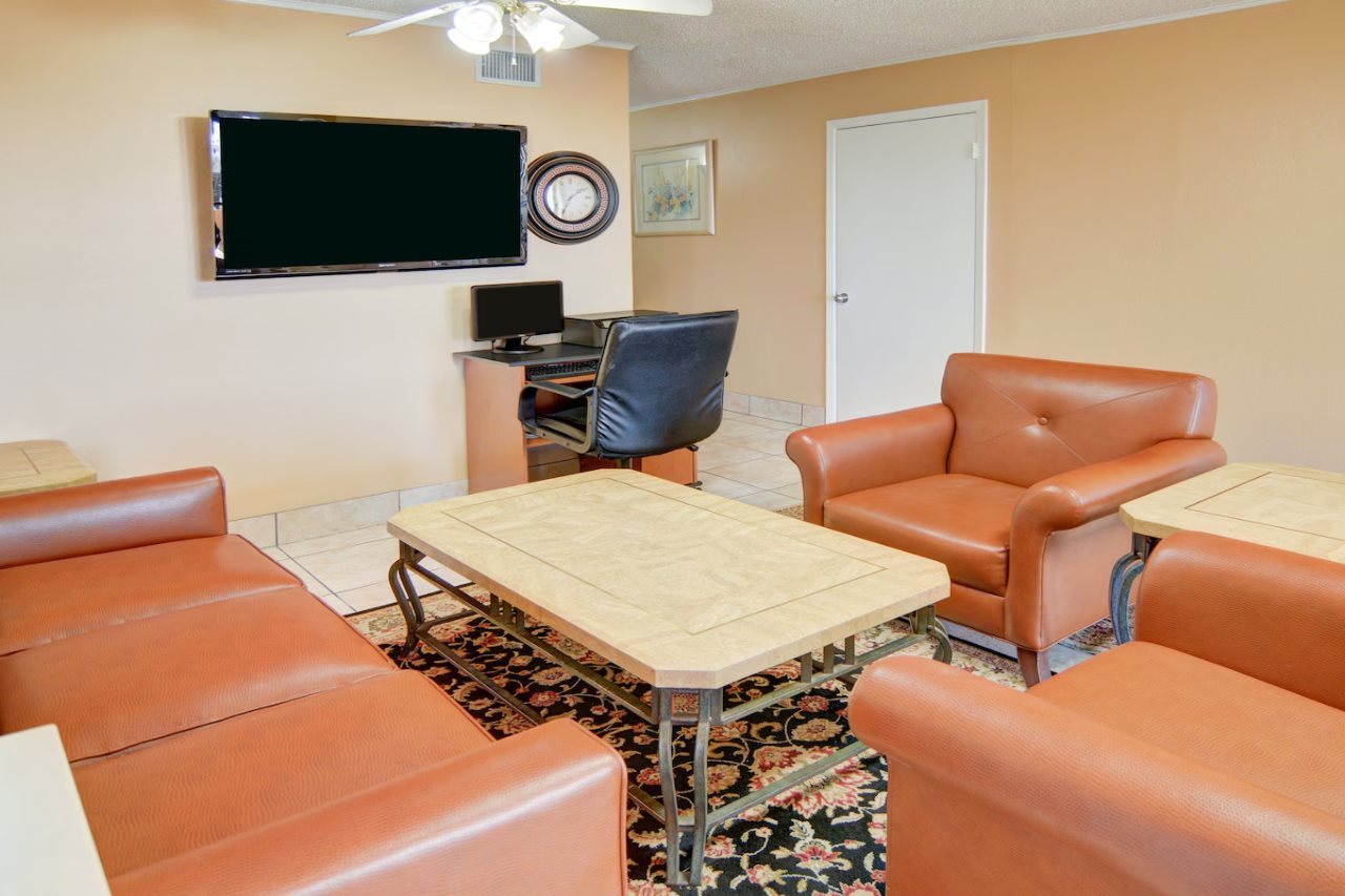 Super 8 by Wyndham Decatur Texas - photo 7