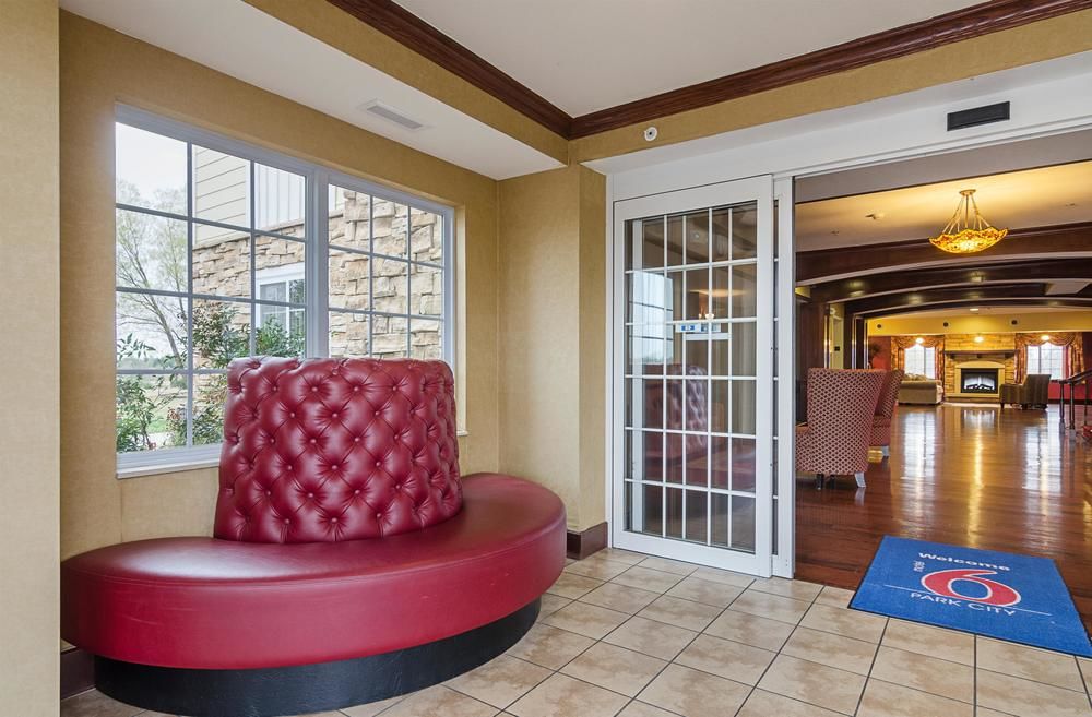 Motel 6 Park City KS - photo 20