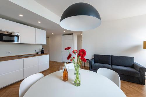 Lumia s Flat Lake View — 4-Star Luxury Hotel in Salo, Italy