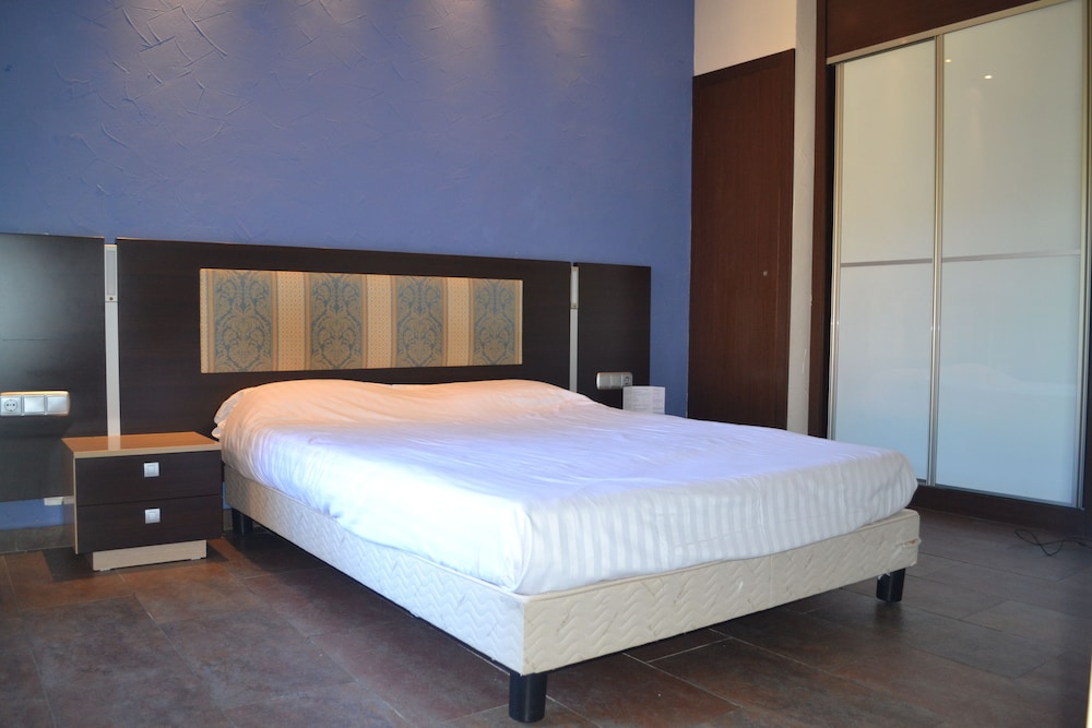 Surplage Hôtel Cavalière — 4-Star Luxury Hotel in Le Lavandou, France
