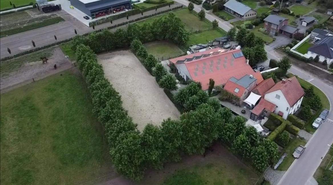 Het Horzelend oase van rust in een fietsparadijs — 4-Star Luxury Hotel in Retie, Belgium