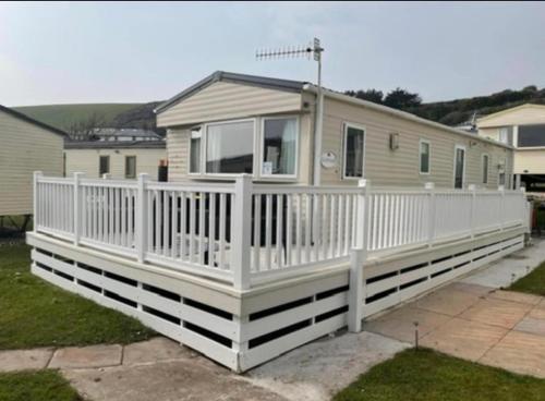 Challaborough bay Caravan Sleeps 8 pet Friendly in Kingsbridge, United Kingdom