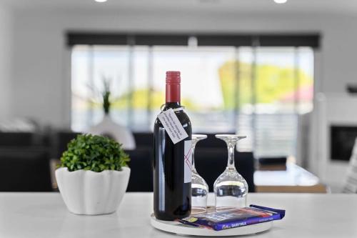 Grantley Haven Victor Harbor spacious home with games room No Linen Included — 4-Star Luxury Hotel in Victor Harbor, Australia