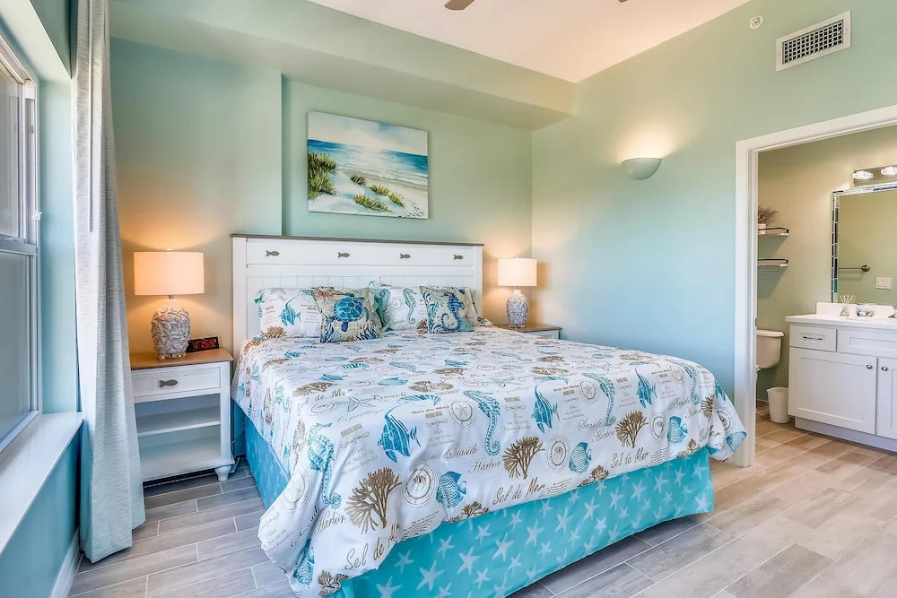 Madeira Bay Resort I 1604 Brand new With Amazing Gulf View - photo 3