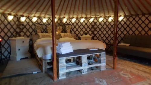 Mongolische Jurte auf Landhof inmitten der Natur bei Lübeck pet-friendly hotel Selmsdorf