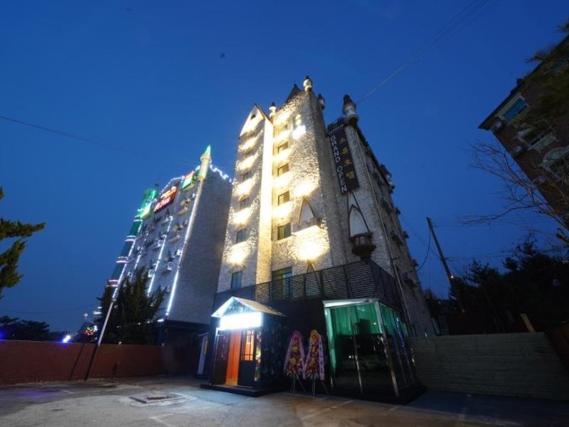 Shourin Hotel Cheonan by Aank in Cheonan, South Korea