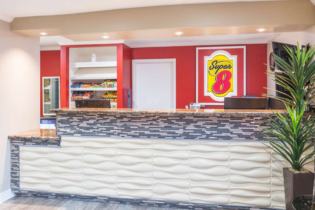 Super 8 by Wyndham Houston NASA - photo 2