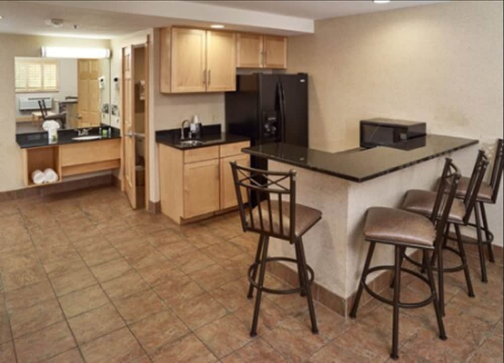 LivINN Hotel Minneapolis North Fridley - photo 7