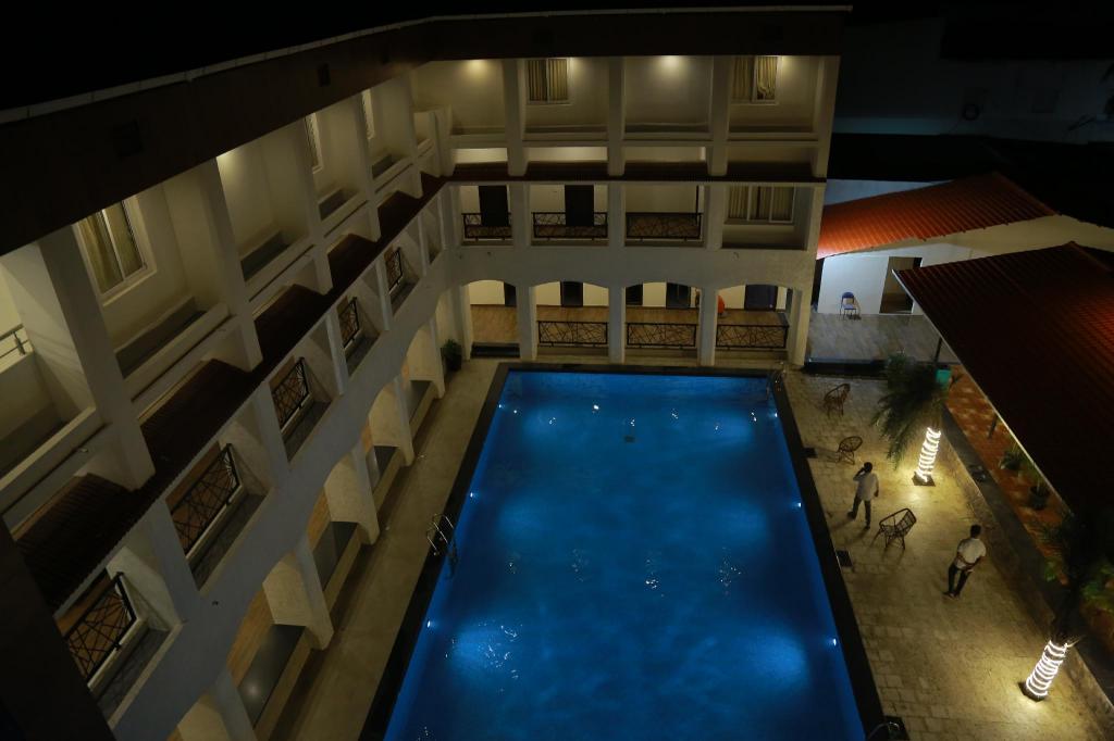 The Riviera — Teni
