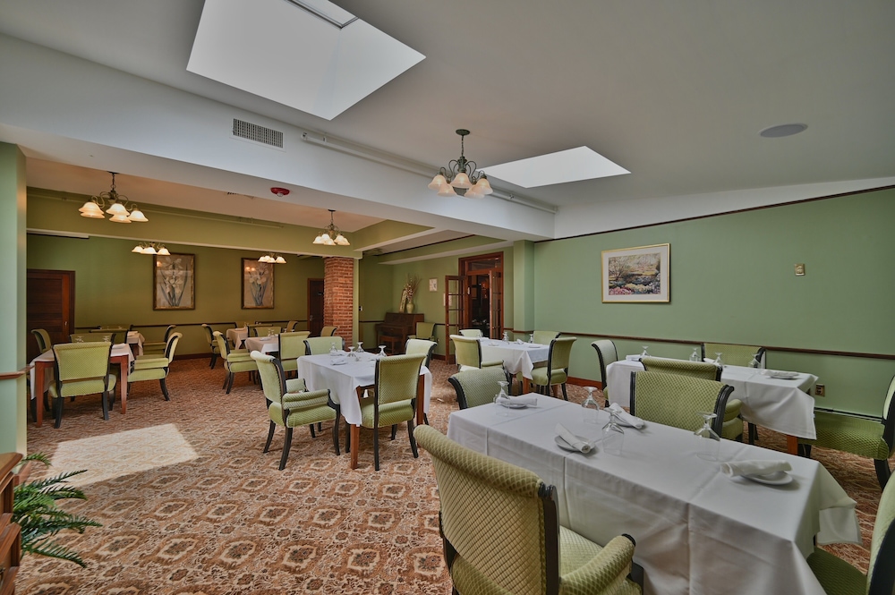Tom Quick Inn - photo 81