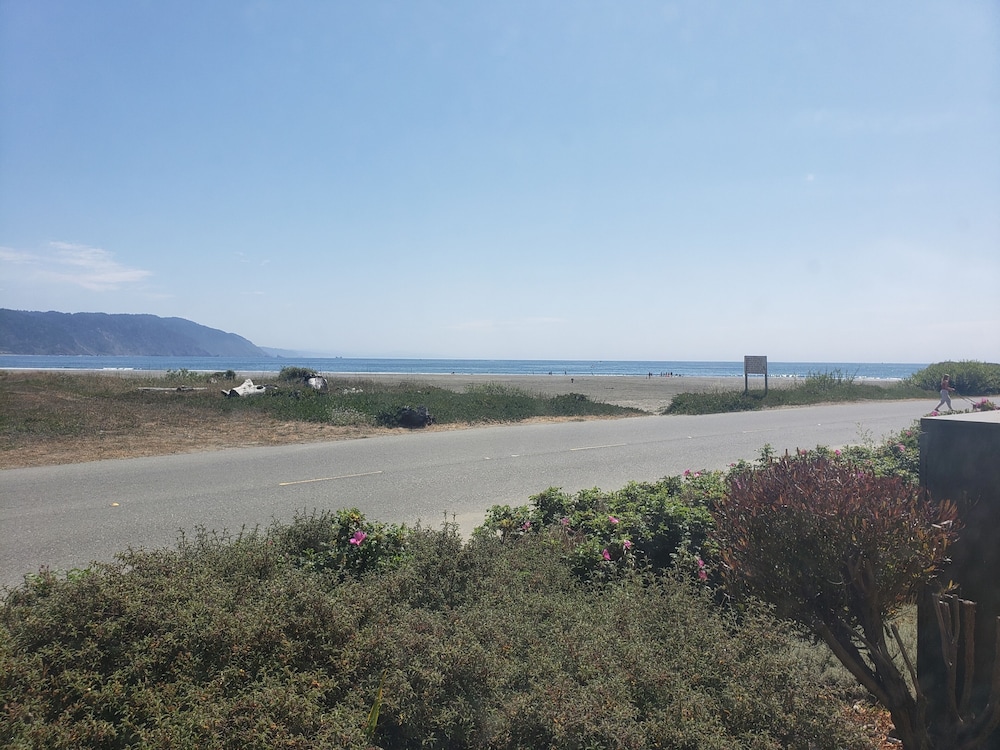 Anchor Beach Inn - photo 35