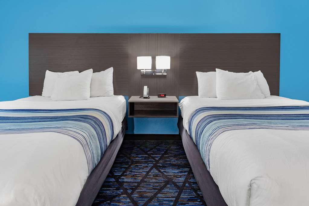 AmericInn by Wyndham Quincy - photo 20