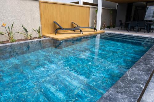 Süper lüks havuzlu merkezde — 4-Star Luxury Hotel in Cesme, Turkey