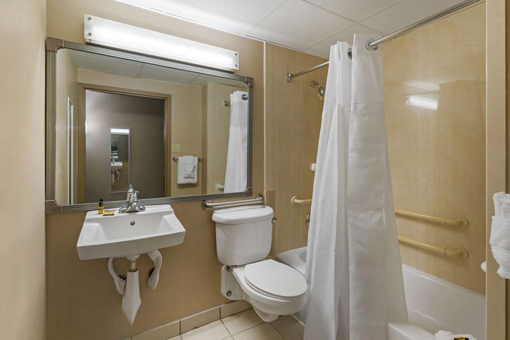 Best Western Plus The Charles Hotel - photo 20