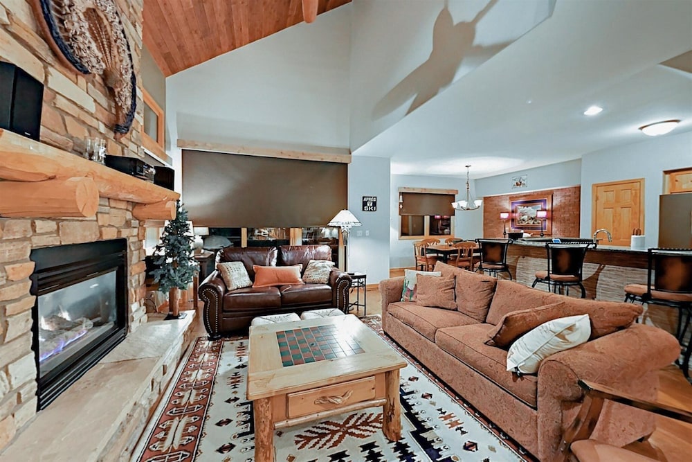 Family friendly 3 Bedroom Vacation Rental in West Keystone Resort Along the Snake River With Pool and Hot Tub - photo 32