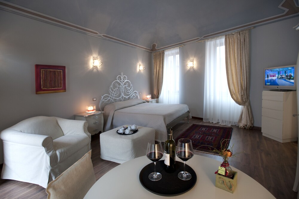 Vinoteca La Sacrestia — 4-Star Luxury Hotel in Alba, Italy