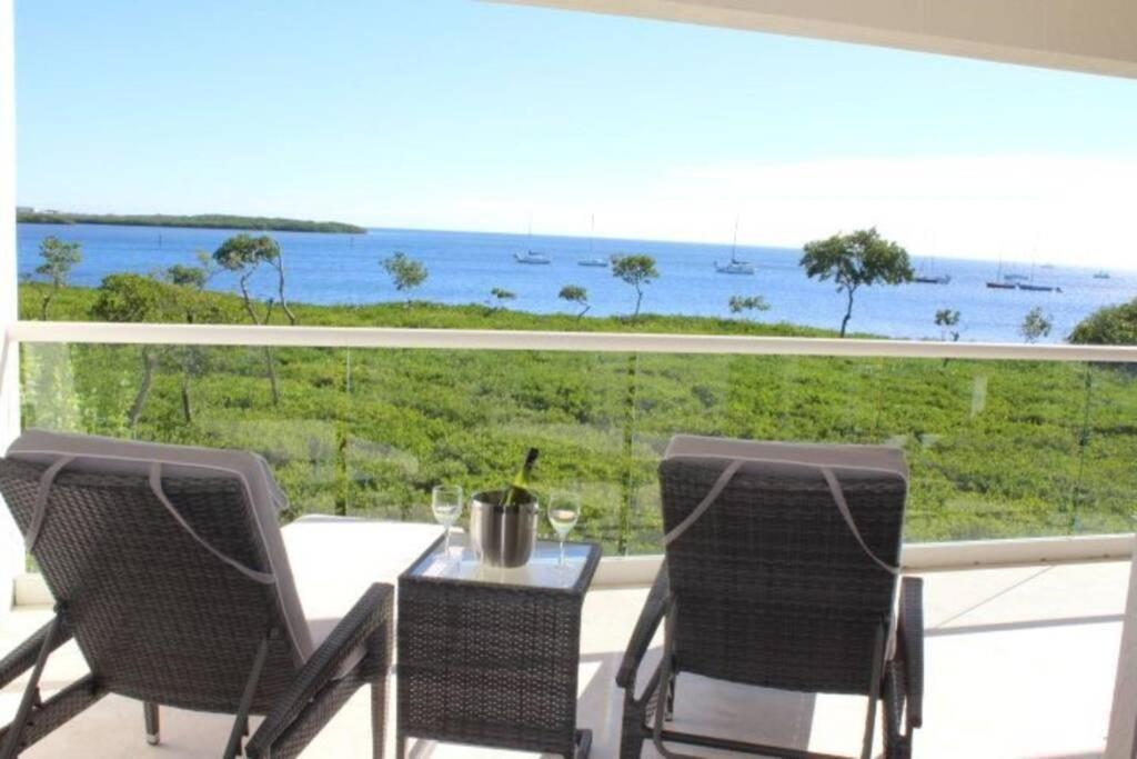 Lic Mgr Luxurious 2 Bed 3 Bath Oceanfront Suite Upscale Oceanfront Resort Indoor Pickleball Speakeasy in Key Largo, United States
