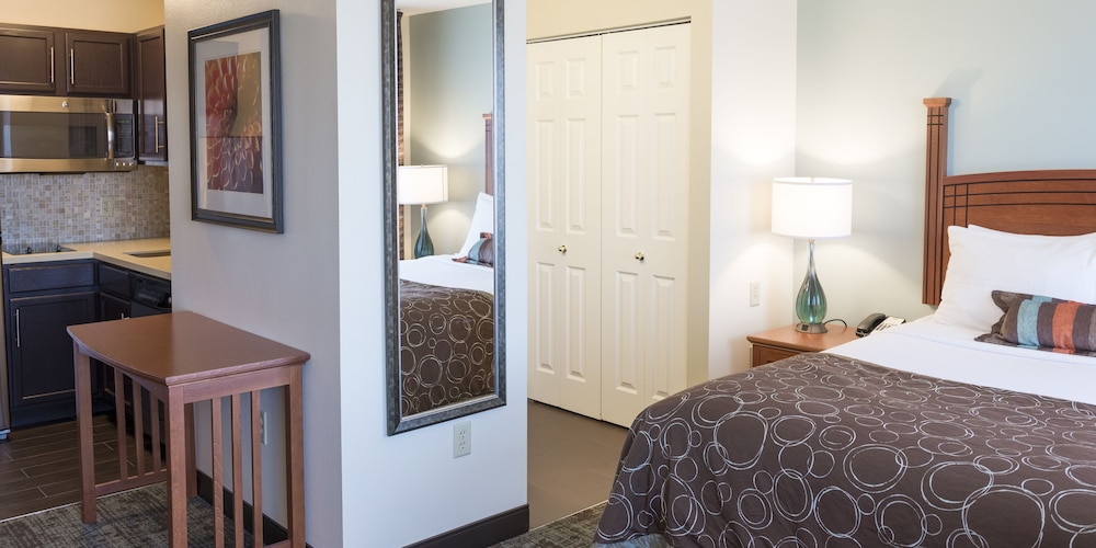 Staybridge Suites Fargo by IHG - photo 9