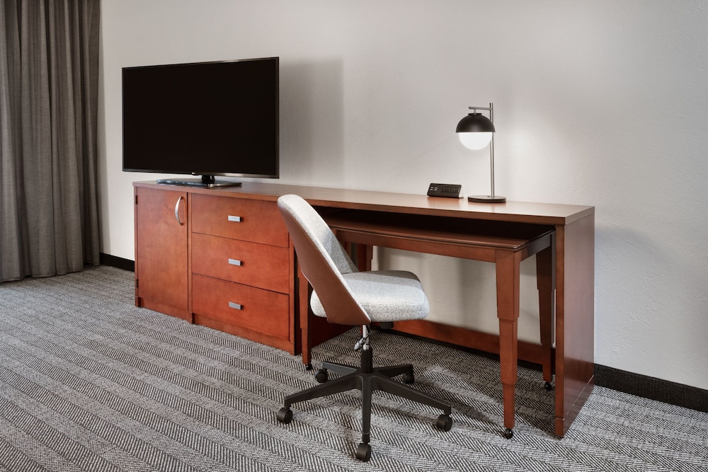 Courtyard by Marriott Memphis Airport - photo 12