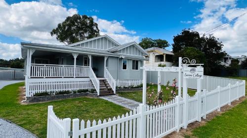 Savina Cottage — 4-Star Luxury Hotel in Stanthorpe, Australia