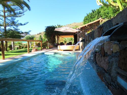 Cozy villa in San Bartolomé 130 m pool — 4-Star Luxury Hotel in San Bartolome De Tirajana, Spain