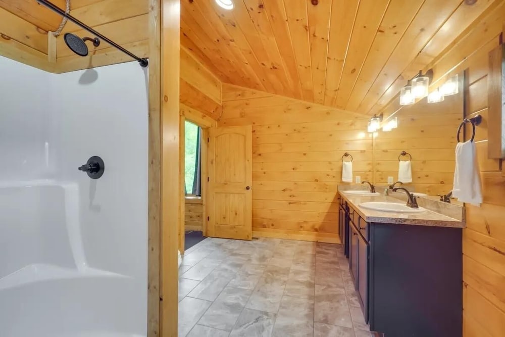 Sensational Views 4 Bedroom Cabin by Heavenly Views Resort - photo 22