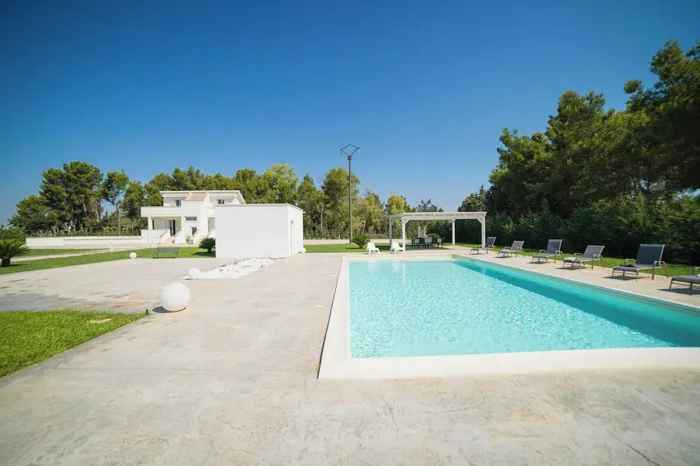 Villa Cristal Pool and Paddle Happy Rentals — 4-Star Luxury Hotel in Galatina, Italy