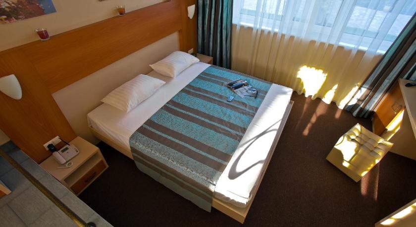 Elizium Park Hotel — Pivdenne — photo 3