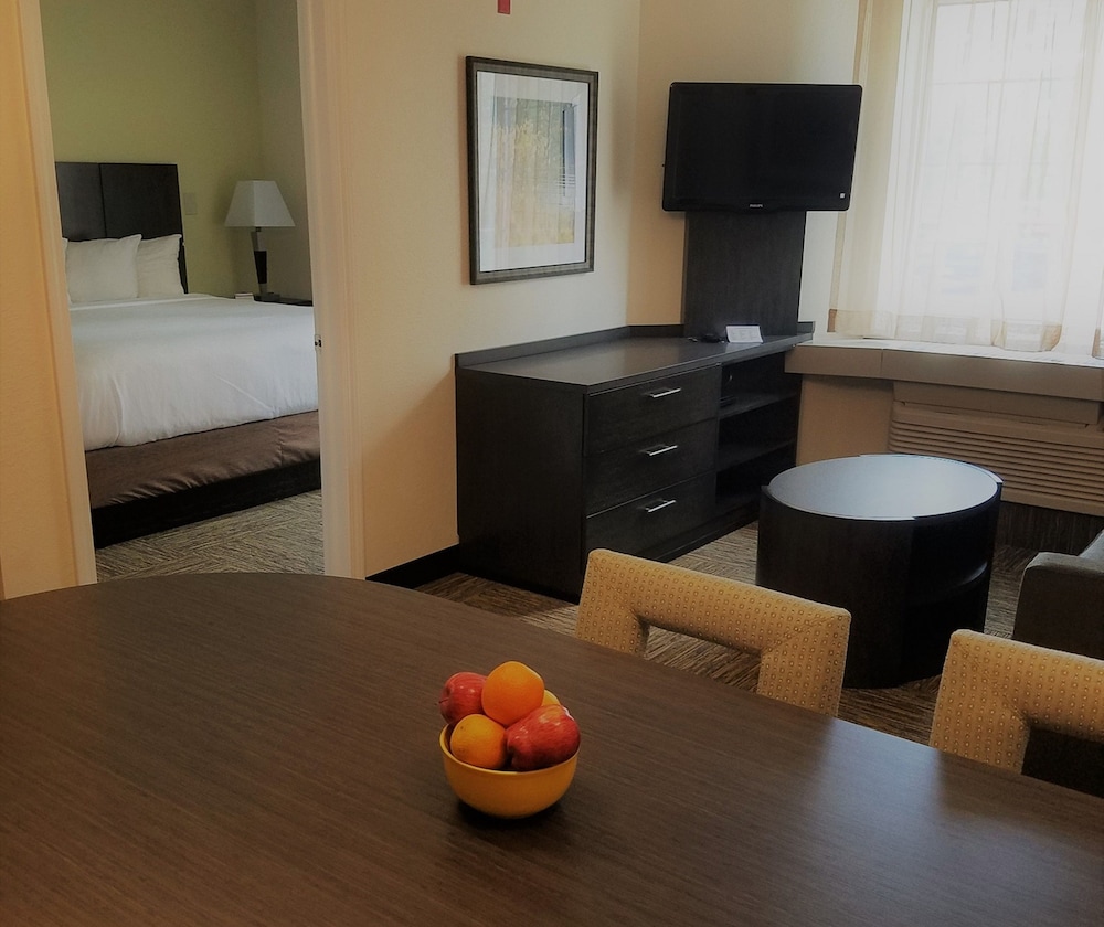 Candlewood Suites East Syracuse Carrier Circle an IHG Hotel - photo 5