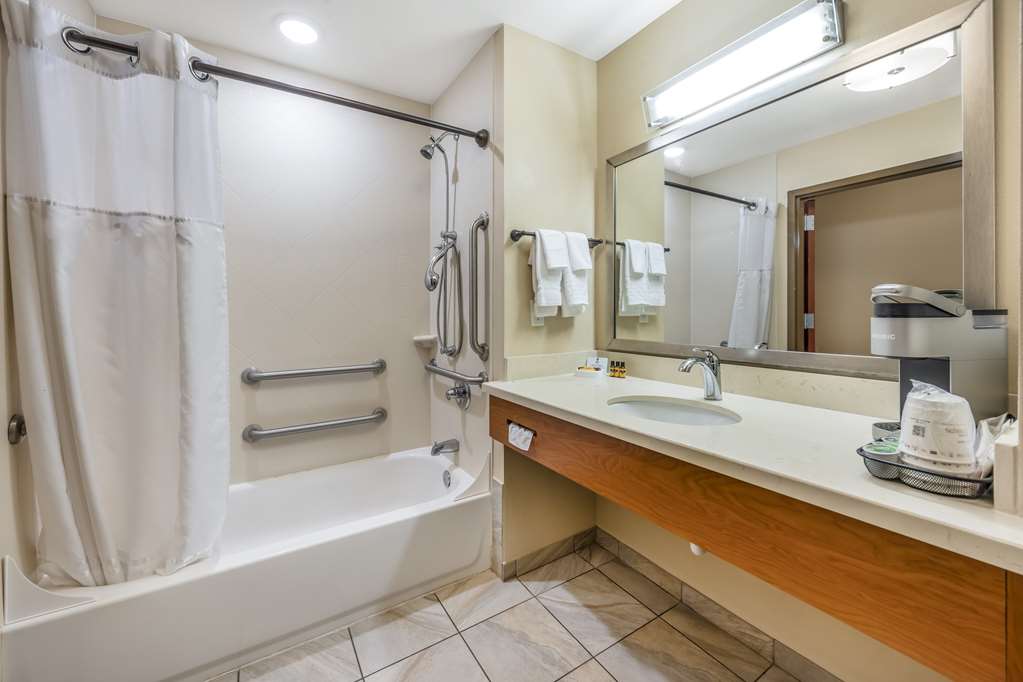 Best Western Plus Tuscumbia Muscle Shoals Hotel and Suites - photo 39