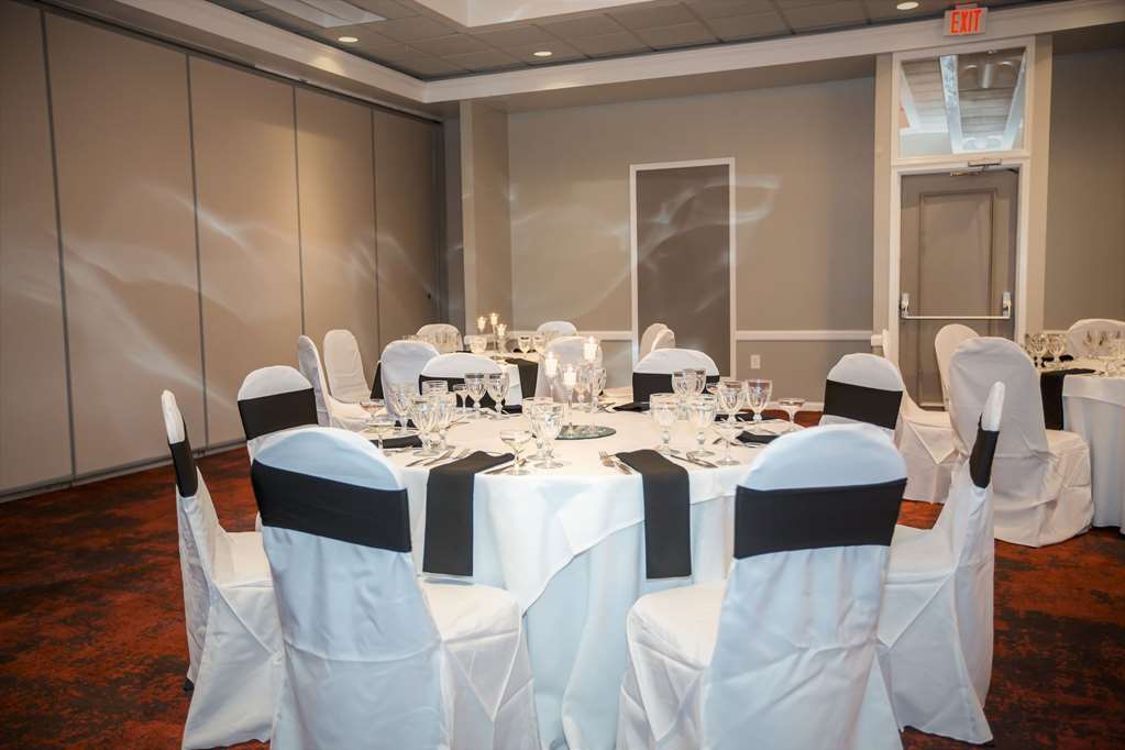 Ramada Hotel & Conference Center by Wyndham Jacksonville - photo 34