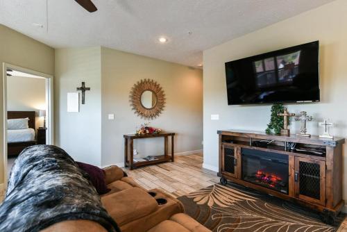 The LUX @ Stonebridge Close to SDC Resort Amenities - photo 14