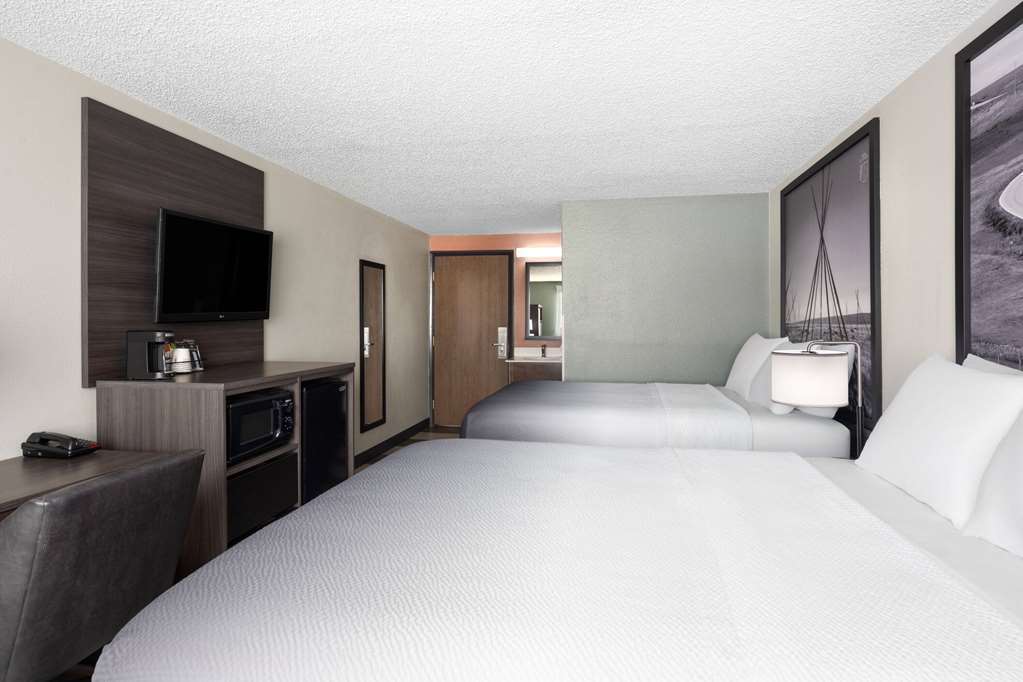 Super 8 by Wyndham Conrad - photo 13