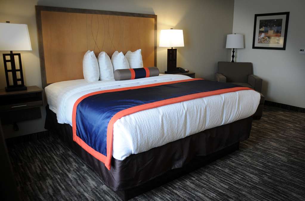 Best Western Plus Ardmore Inn & Suites - photo 18